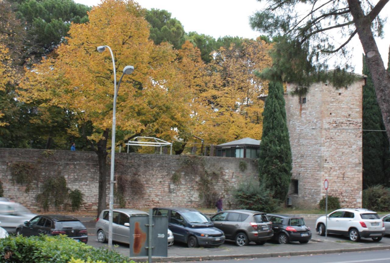 Affittacamere Parco Dei Canape Foligno Luaran gambar